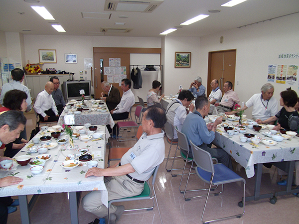 男同士の昼食会「ダンラン」